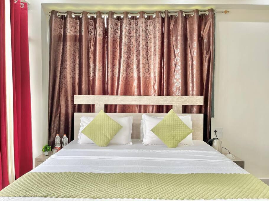 Appartement Host Jatin Kasauli Crest 7O1827O7O3 Extérieur photo