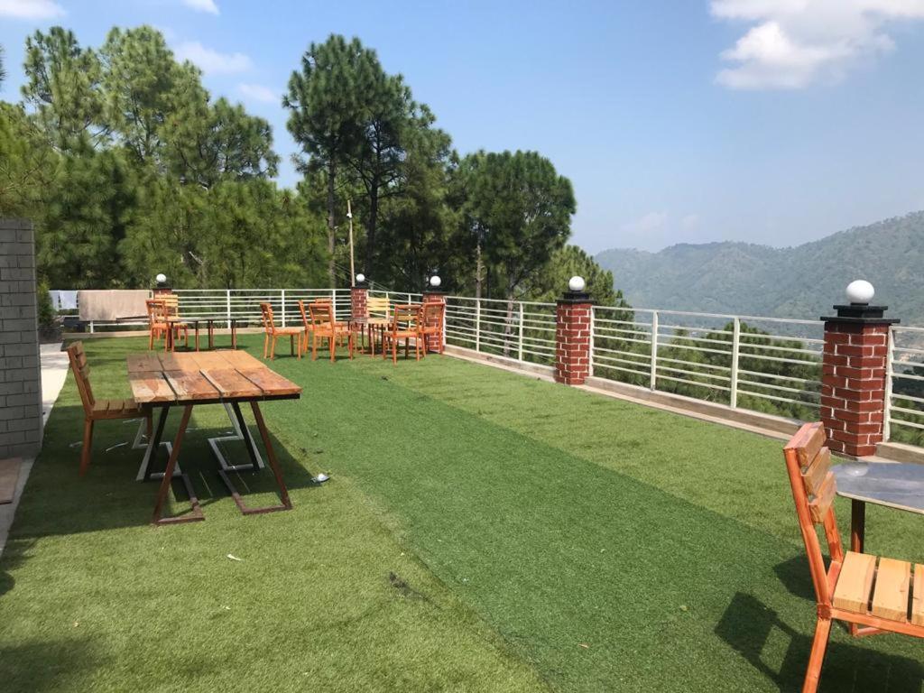 Appartement Host Jatin Kasauli Crest 7O1827O7O3 Extérieur photo
